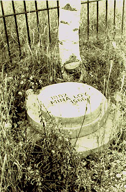 Mina Loy's grave