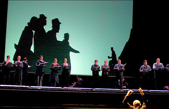 Shadowtime, by Stephanie Berger, New York Times, the July 2005 performance