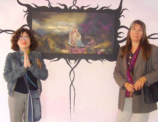 Deborah Meadows with Argentine poet-publisher Romina Freschi at Belliza y Felicidad gallery, Buenos Aires, October 2006