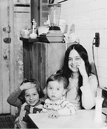 Alice Notley with her sons Anselm and Edmund Berrigan, Dick Gallup’s apartment, NYC, 1975. Photo by Rochelle Kraut. (Courtesy of Bob Rosenthal)